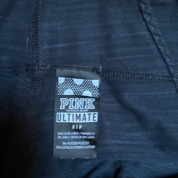 Small vs pink leggings - Picture 3 of 3